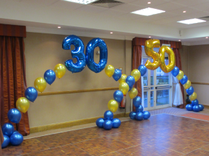 Custom Name/Number Balloon Arch